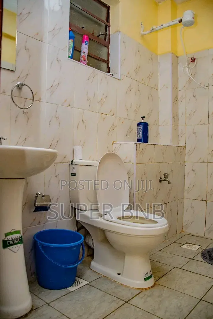 Studio and 1 Bedroom Airbnb in Oj Membley Along the Eastern Bypass.