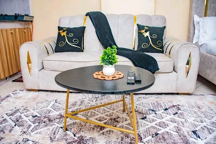Studio and 1 Bedroom Airbnb in Oj Membley Along the Eastern Bypass.