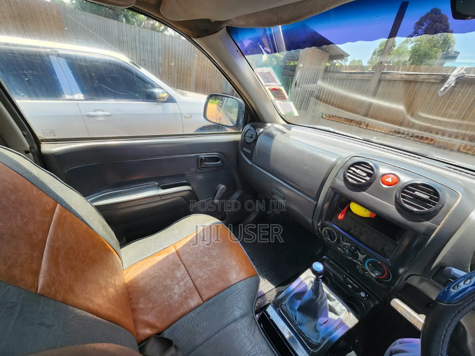 Isuzu D-MAX 2002 Gray