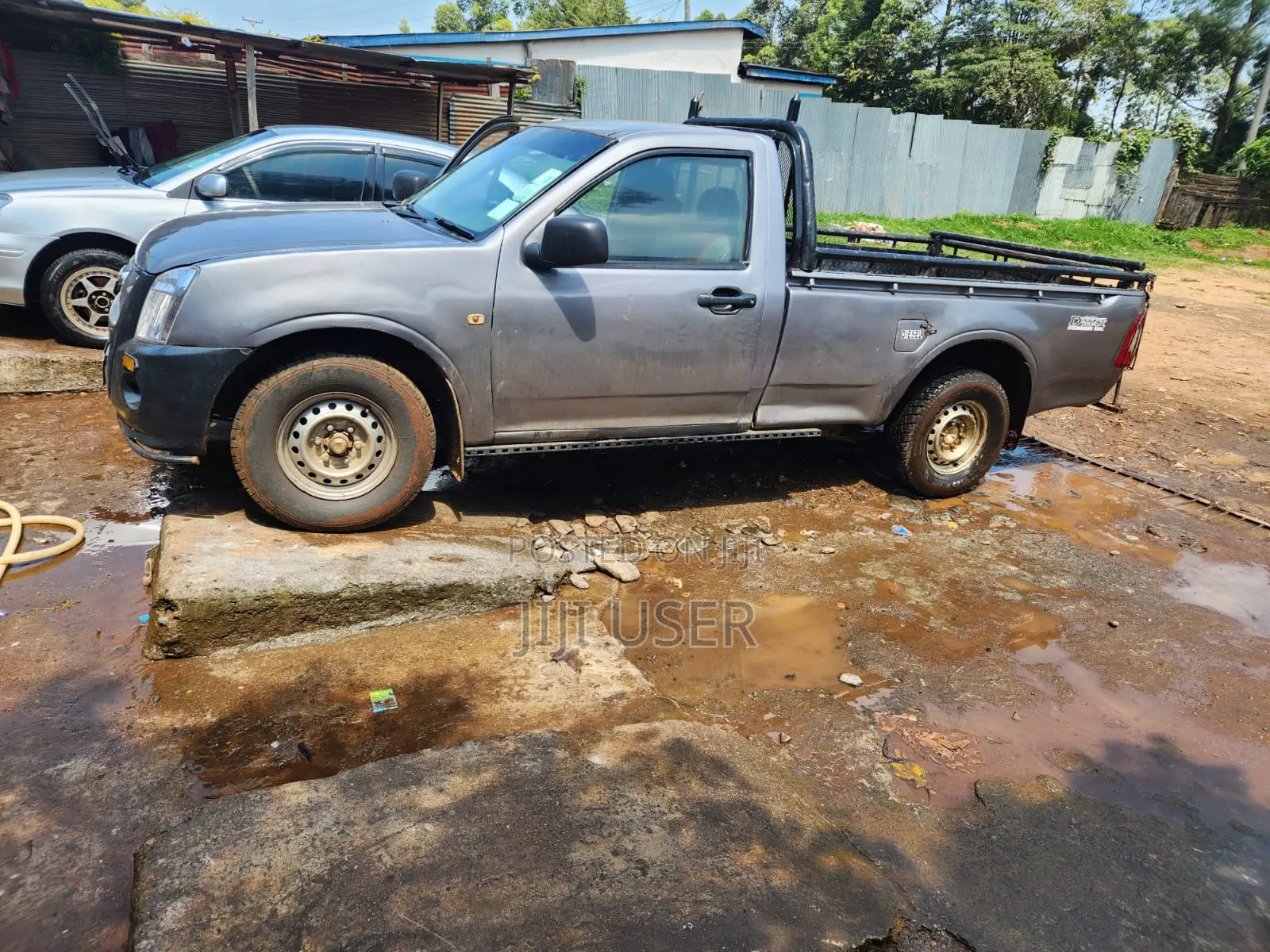 Isuzu D-MAX 2002 Gray