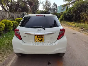 Toyota Vitz 2014 White