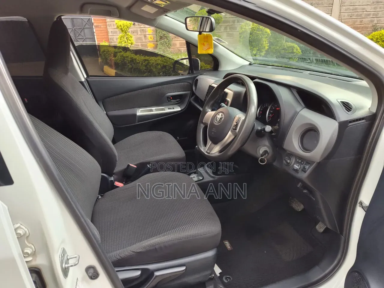 Toyota Vitz 2014 White