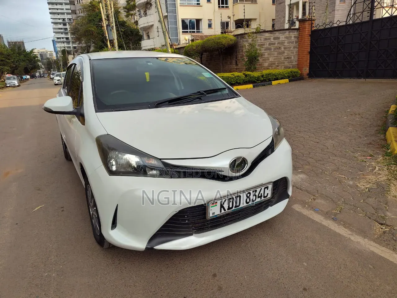 Toyota Vitz 2014 White