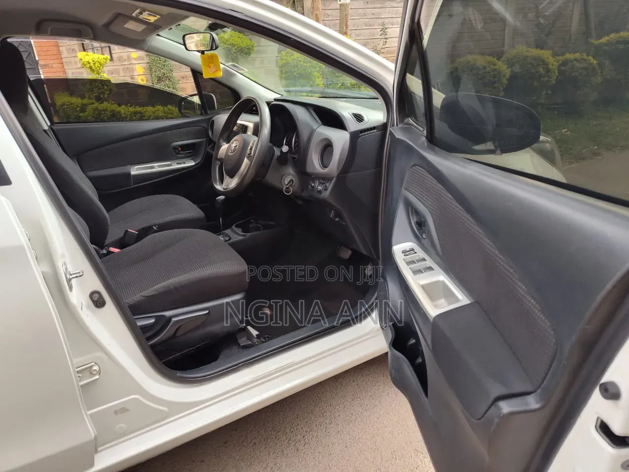 Toyota Vitz 2014 White