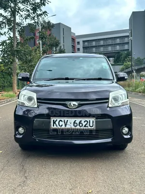 Toyota Sienta 2012 Purple