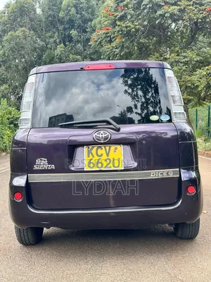 Toyota Sienta 2012 Purple