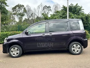Toyota Sienta 2012 Purple