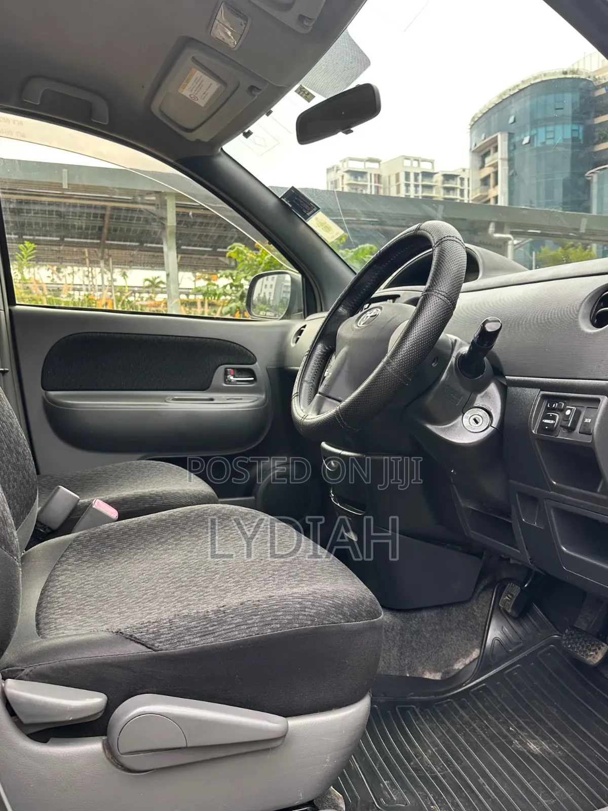 Toyota Sienta 2012 Purple