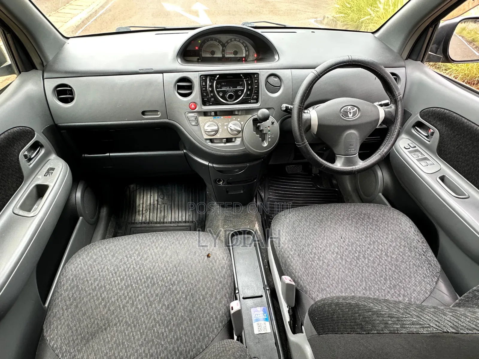 Toyota Sienta 2012 Purple