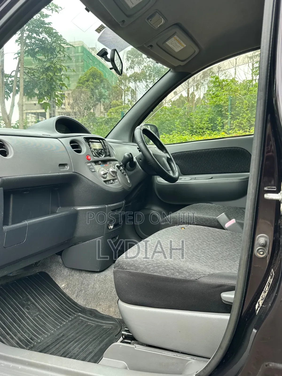 Toyota Sienta 2012 Purple