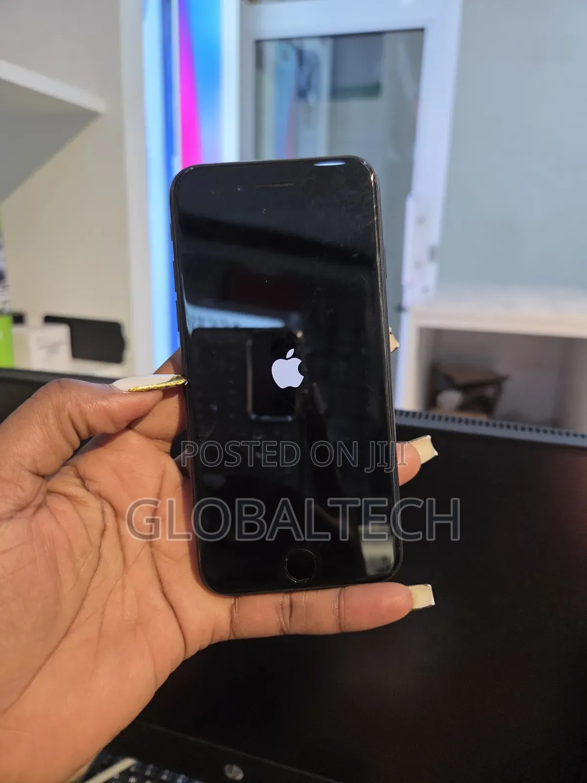 Apple iPhone SE (2020) 64 GB Black