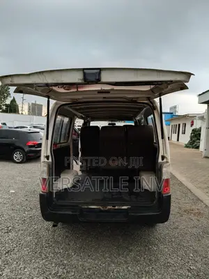 Isuzu Como 2009 White