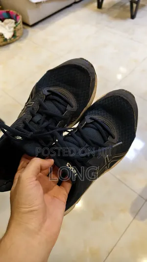 Used Shoes 1000 Kes Each Pair