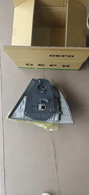 Tail Lamp/ Tail Light Nze 2005 Depo