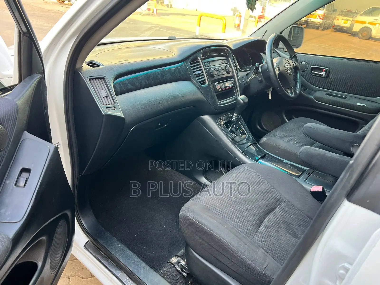 Toyota Kluger 2005 White