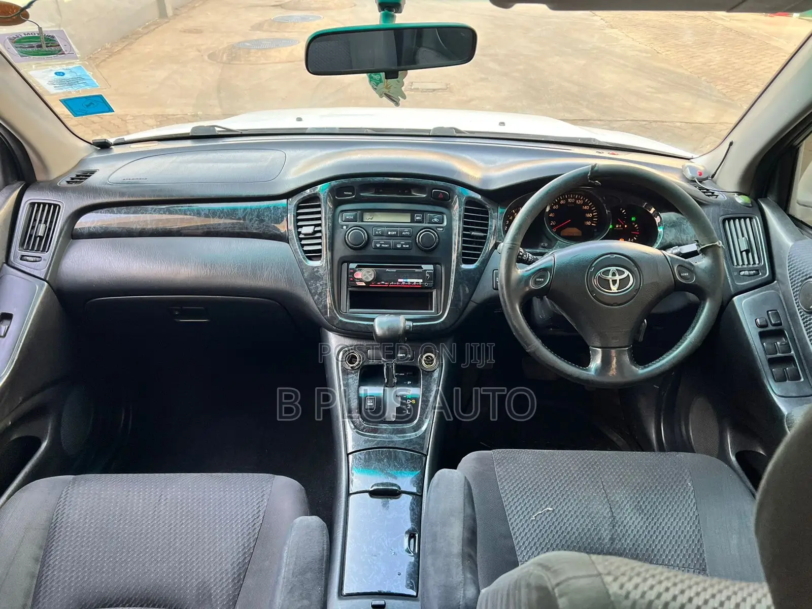 Toyota Kluger 2005 White