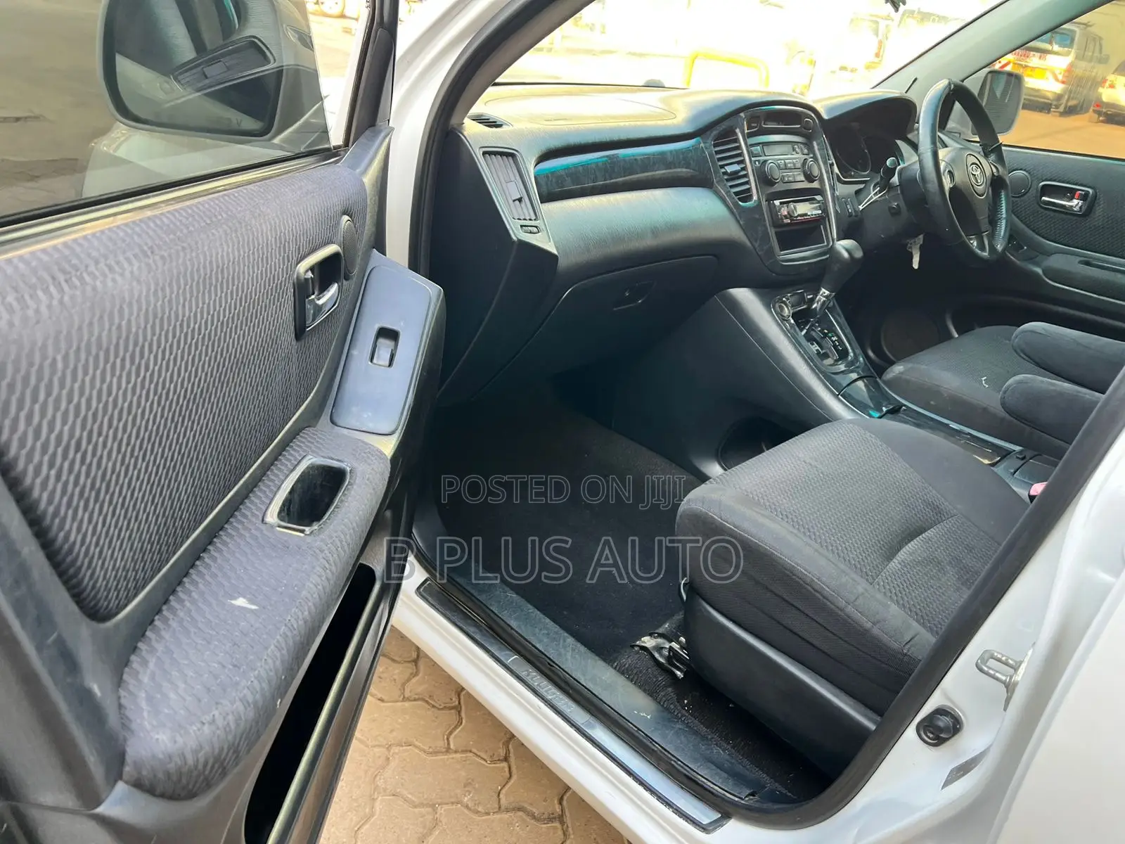 Toyota Kluger 2005 White