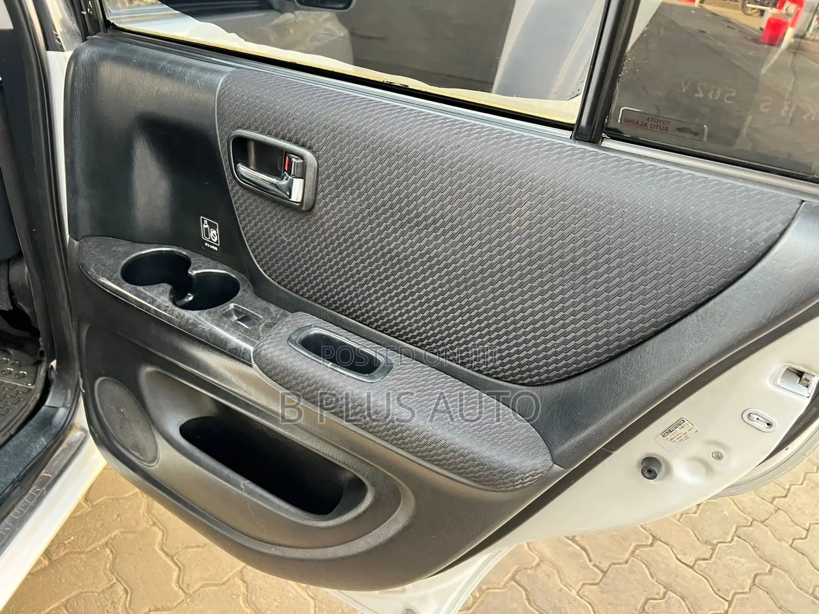 Toyota Kluger 2005 White