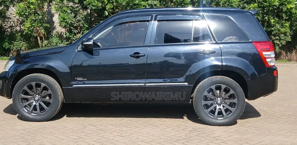 Suzuki Escudo 2015 Black