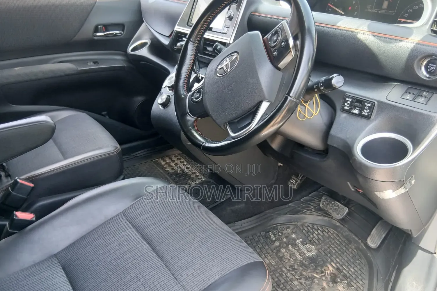 Toyota Sienta 2018 Silver