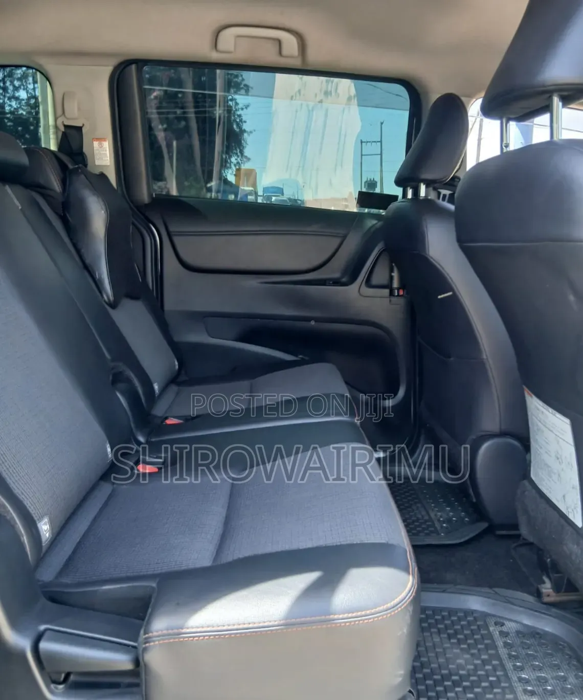 Toyota Sienta 2018 Silver