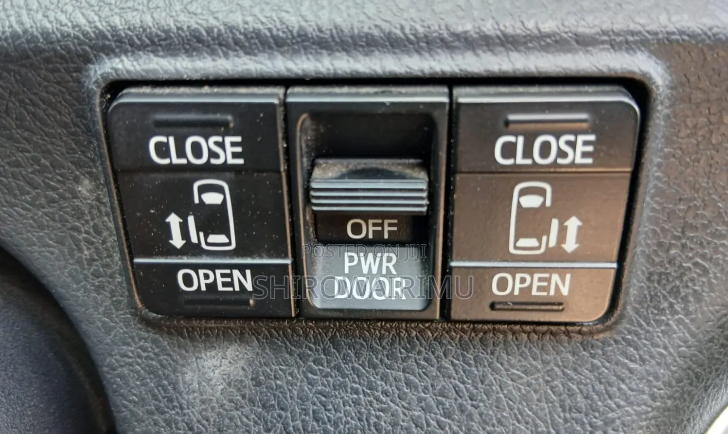 Toyota Sienta 2018 Silver