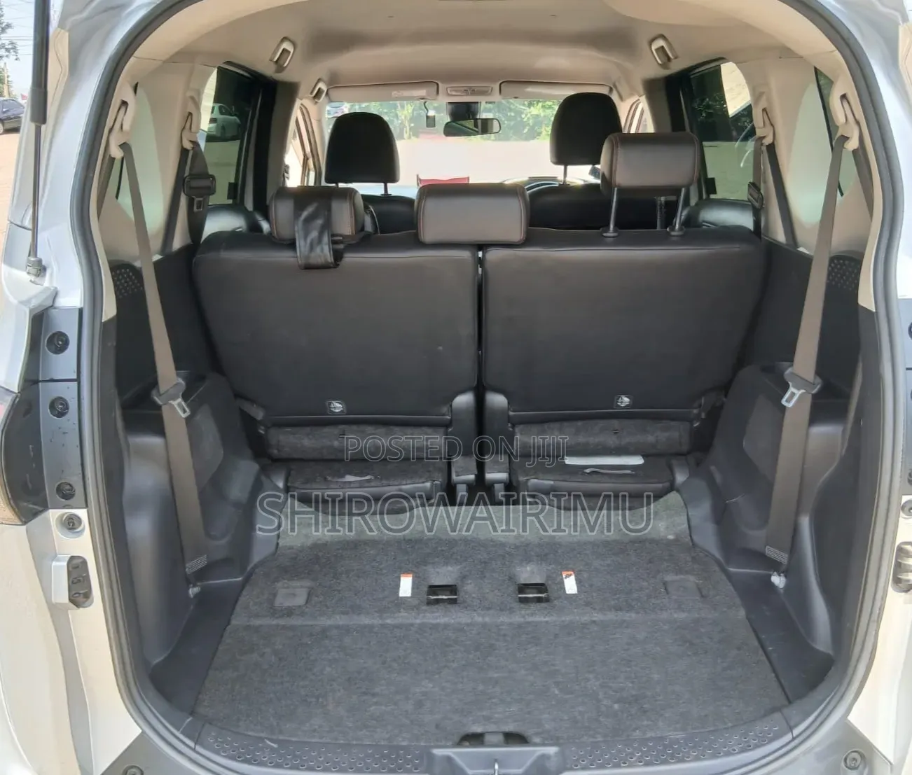 Toyota Sienta 2018 Silver