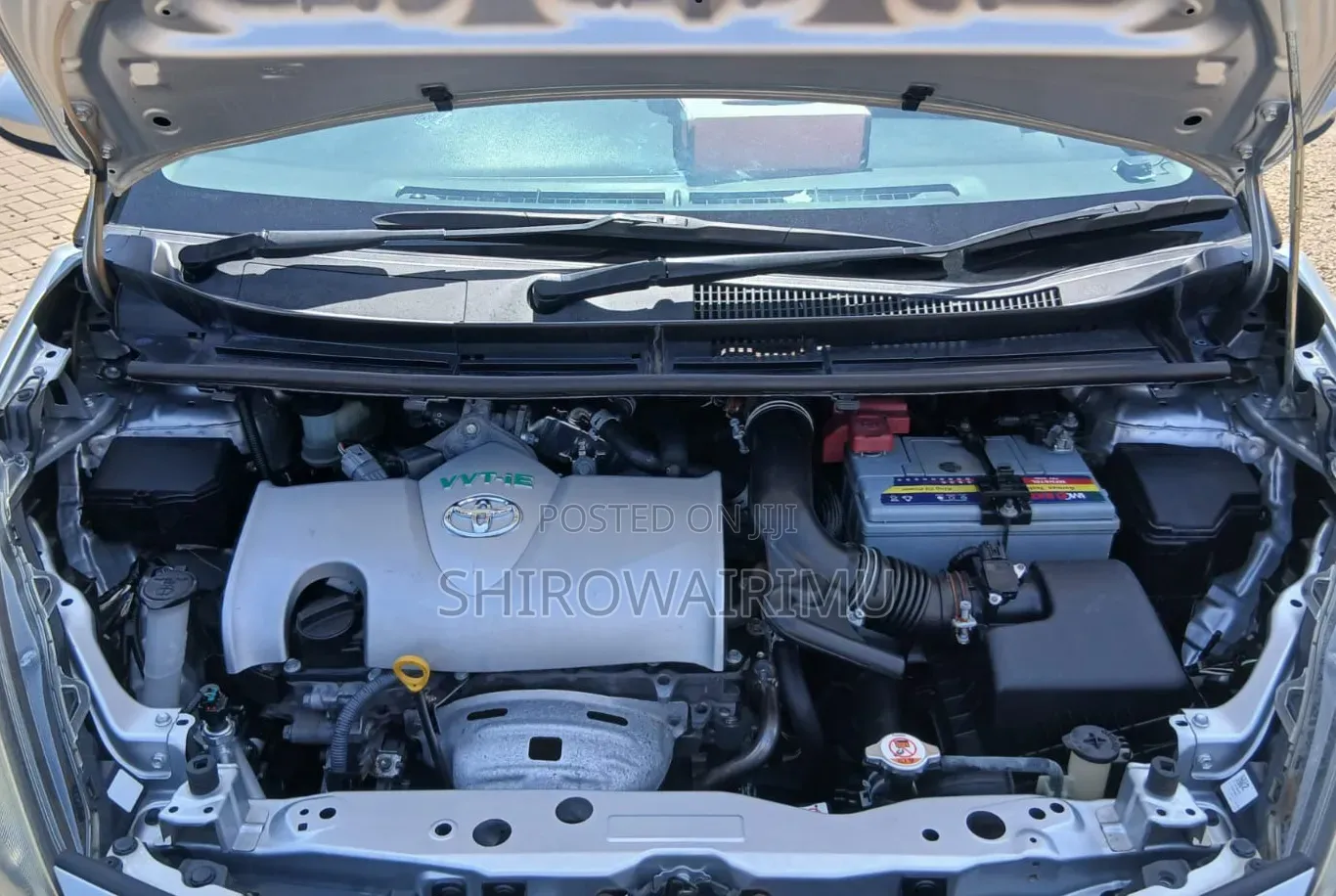 Toyota Sienta 2018 Silver