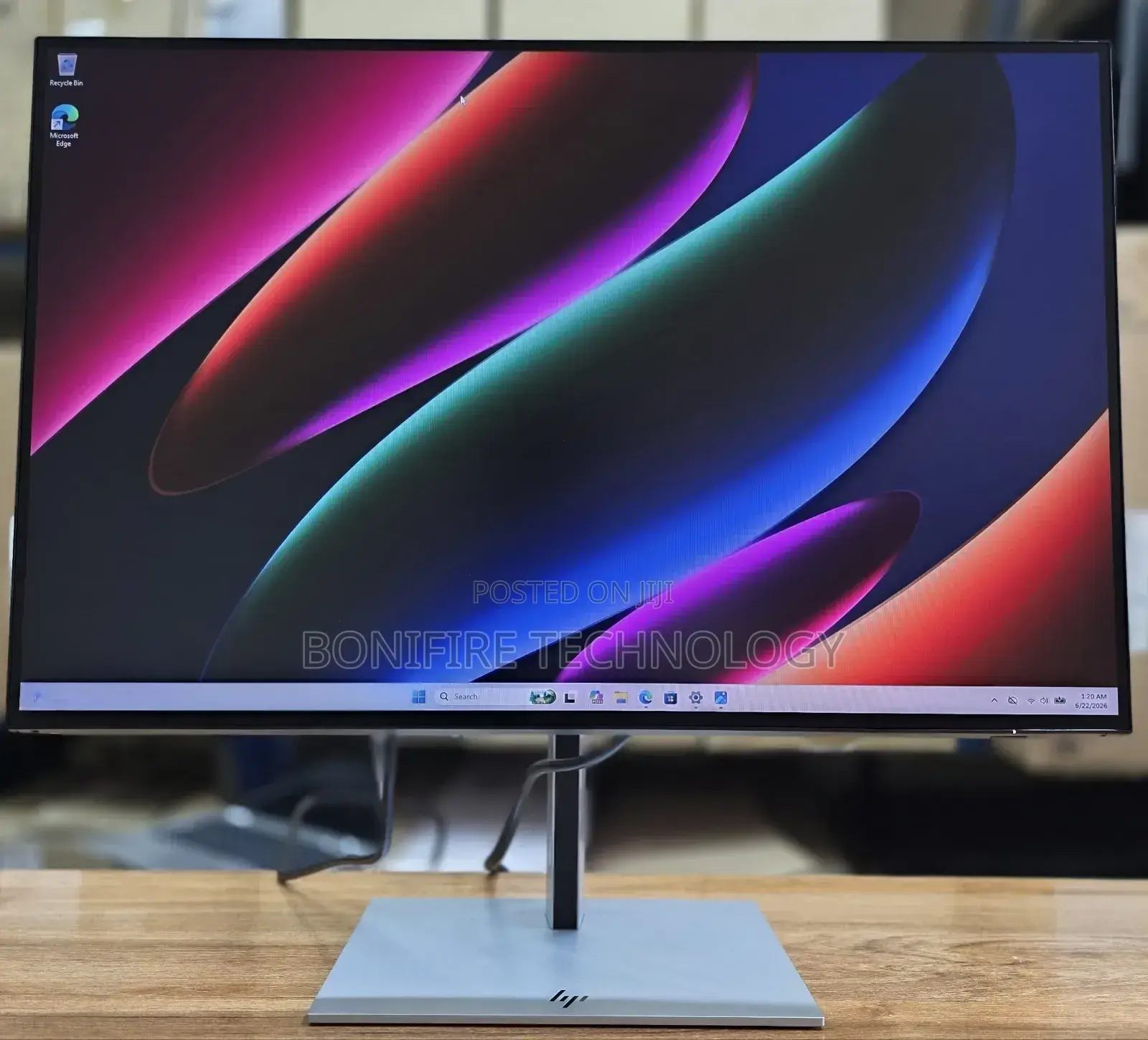 Hp Series 7 Pro 724pu 
24 Inch 
Full Hd 1920*1200
Type C