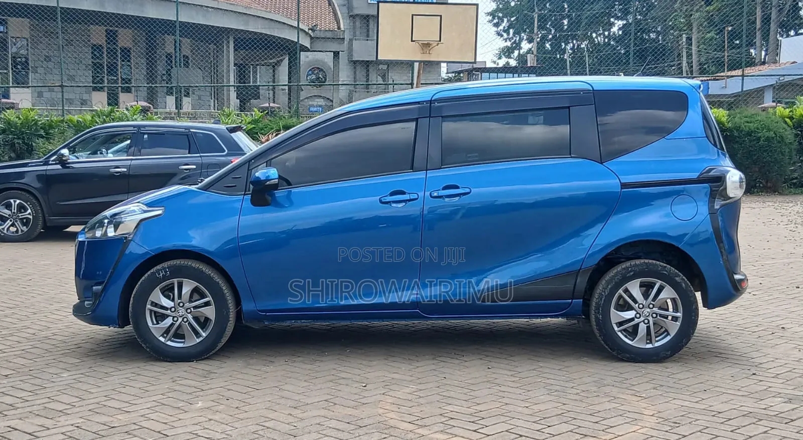Toyota Sienta 2016 Blue