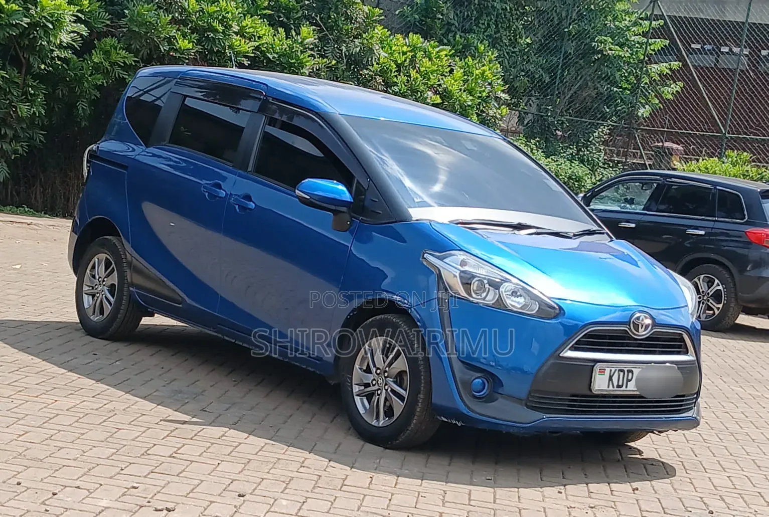 Toyota Sienta 2016 Blue