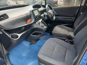 Toyota Sienta 2016 Blue