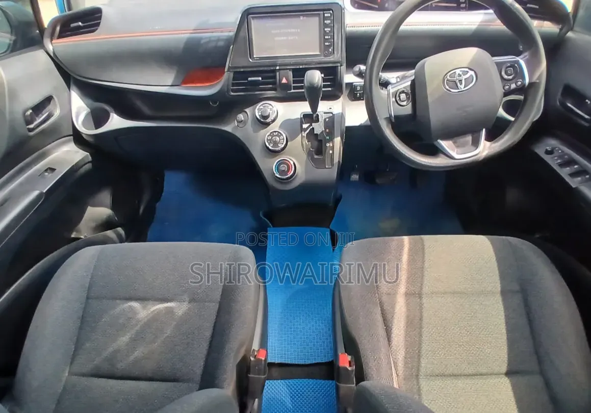 Toyota Sienta 2016 Blue