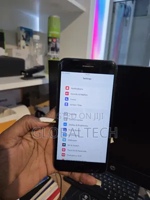 Apple iPhone 7 Plus 32 GB Black
