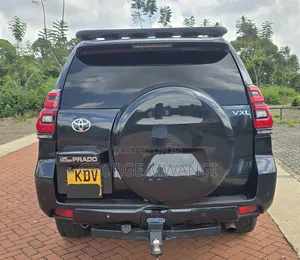 Toyota Land Cruiser Prado 2010 Black