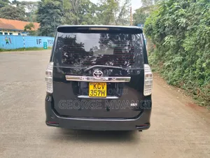 Toyota Noah 2012 Black