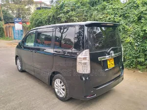 Toyota Noah 2012 Black