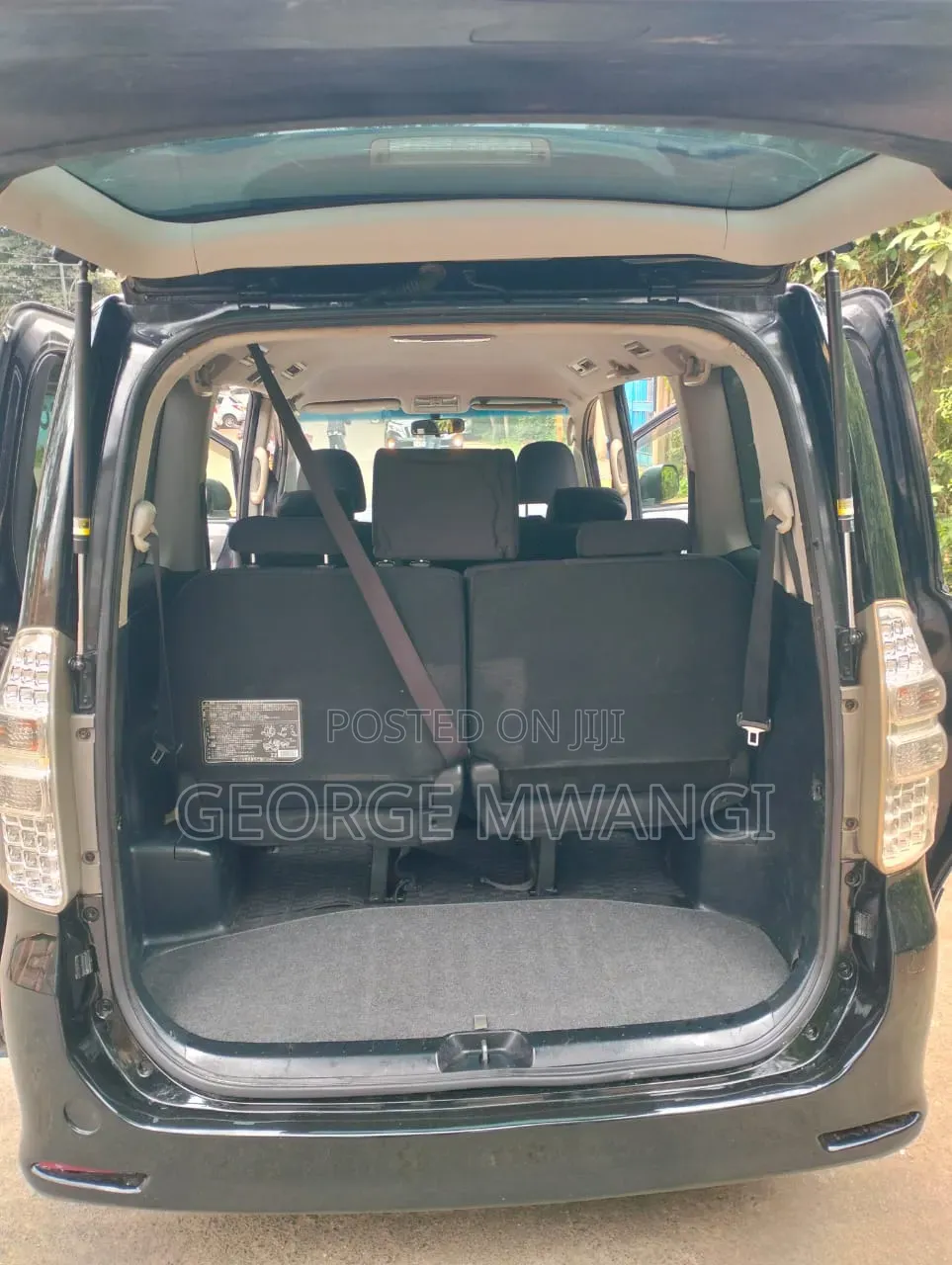 Toyota Noah 2012 Black