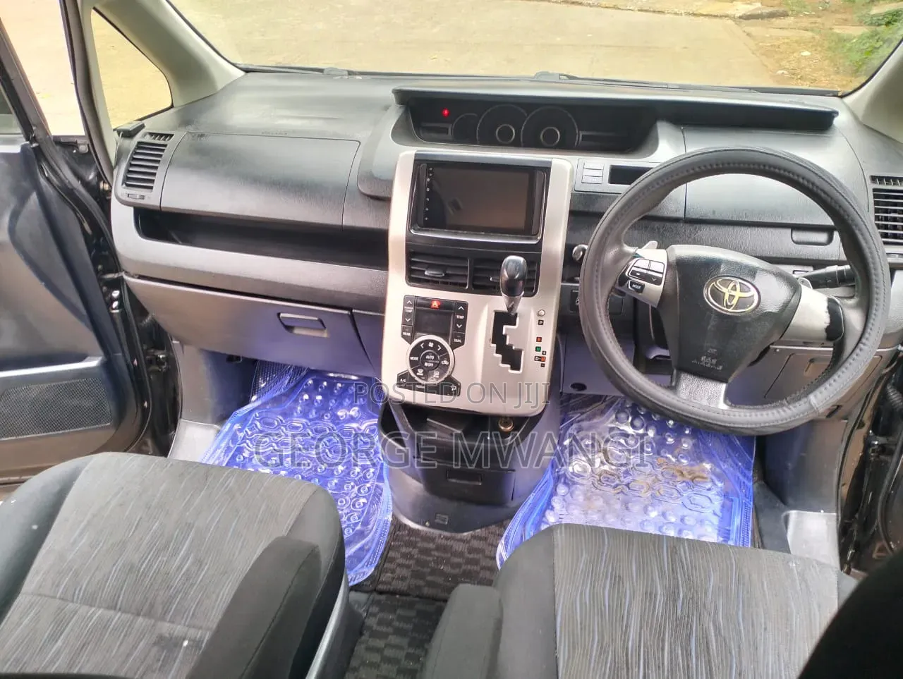 Toyota Noah 2012 Black
