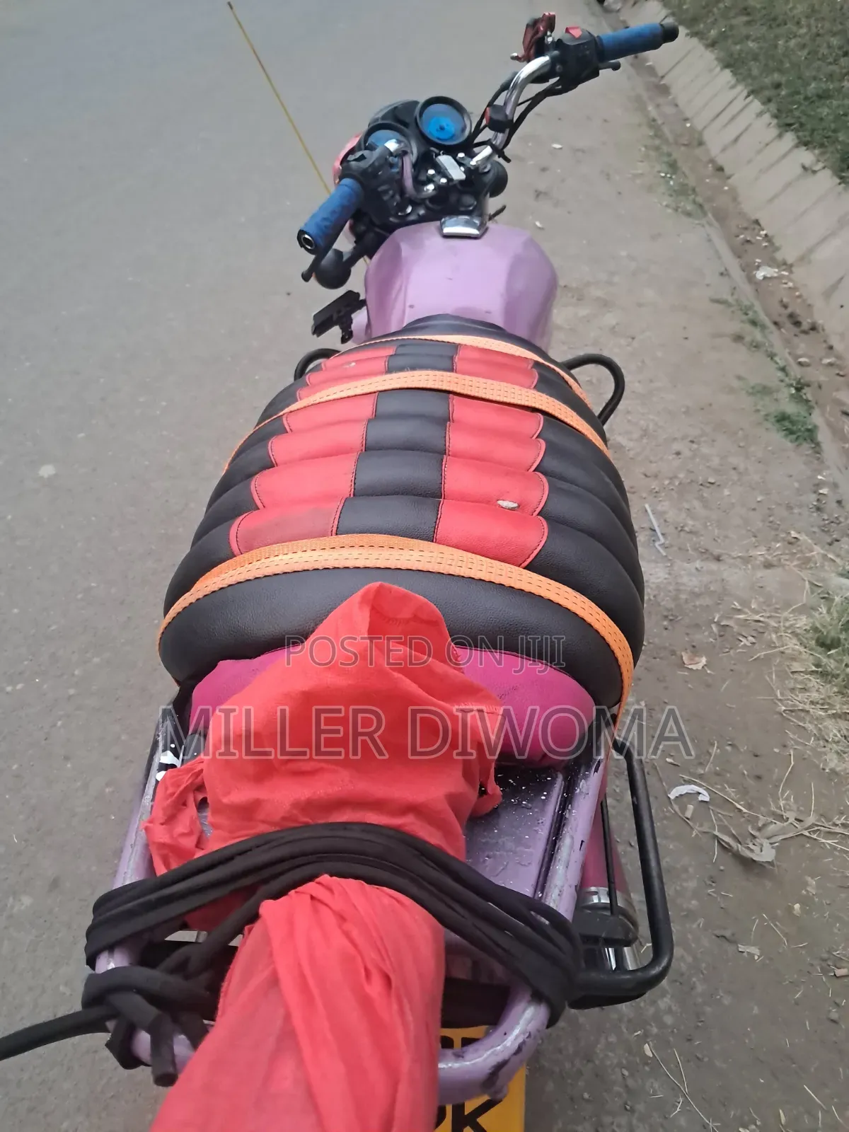 TVS HLX 125 2025 Red