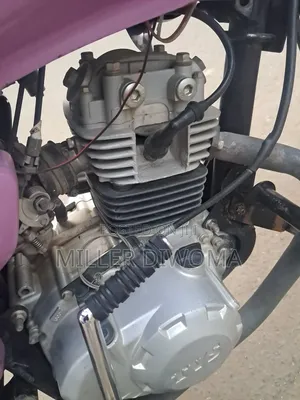 TVS HLX 125 2025 Red