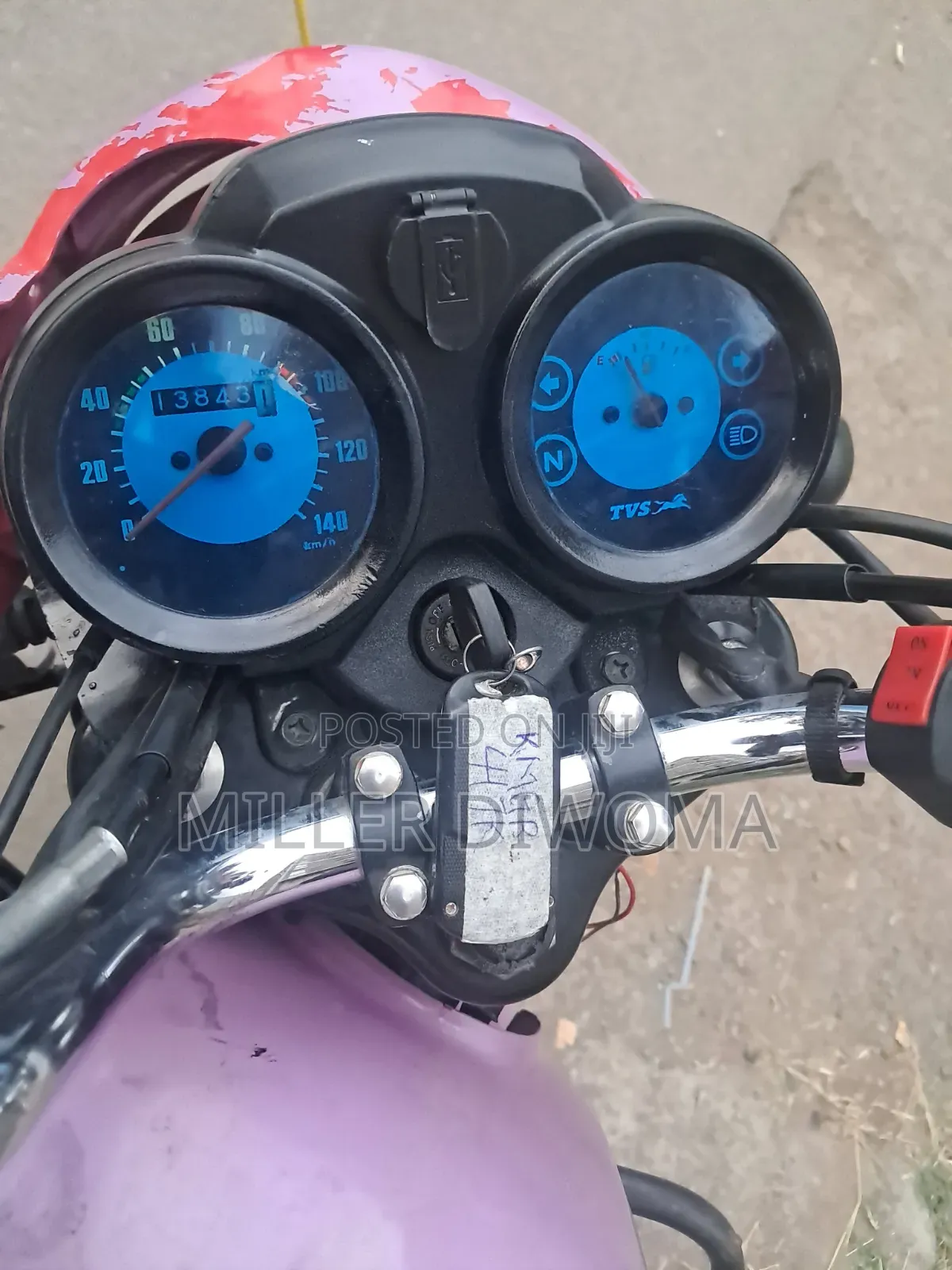 TVS HLX 125 2025 Red