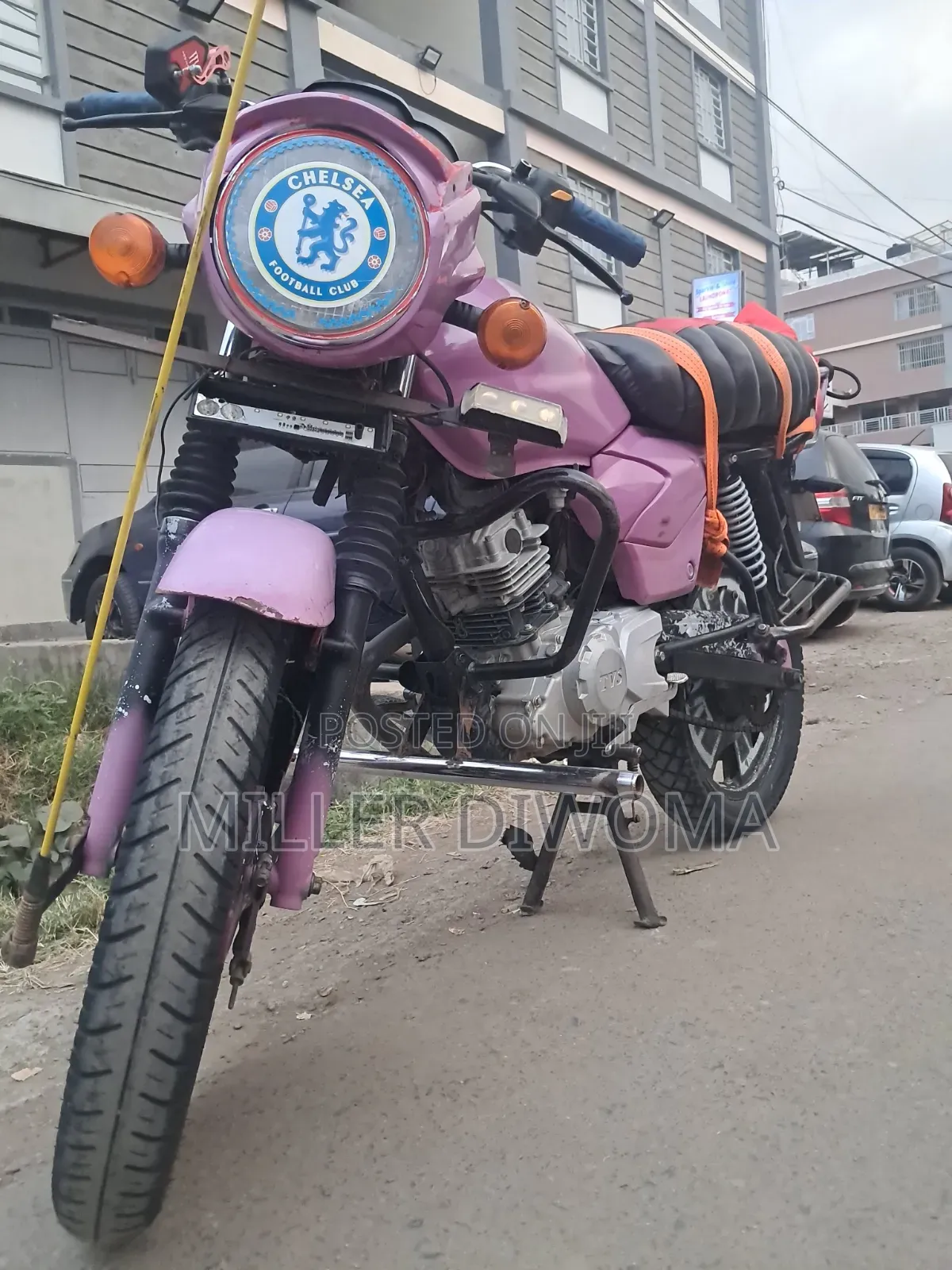 TVS HLX 125 2025 Red