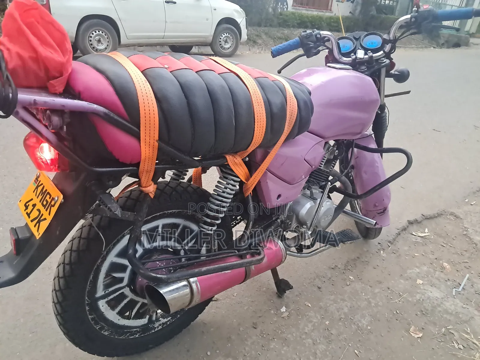 TVS HLX 125 2025 Red