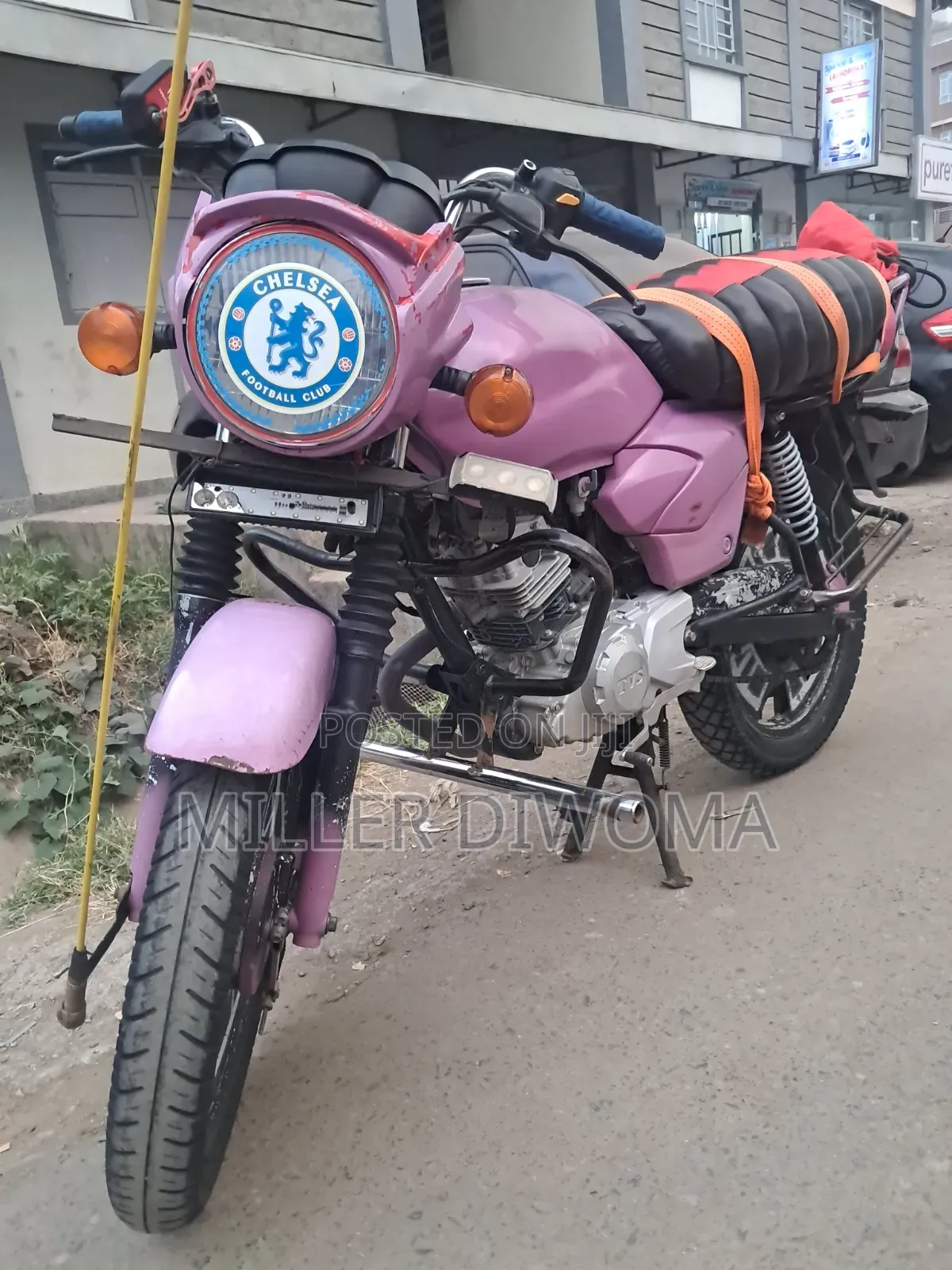 TVS HLX 125 2025 Red