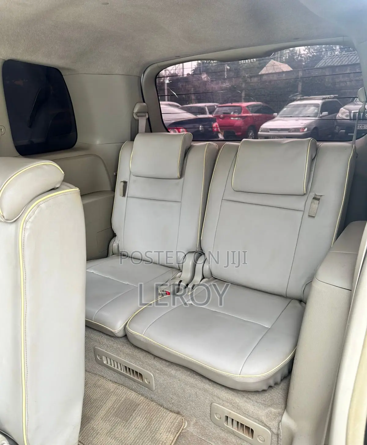 Toyota ISIS 1.8 L 2WD 2014 Silver