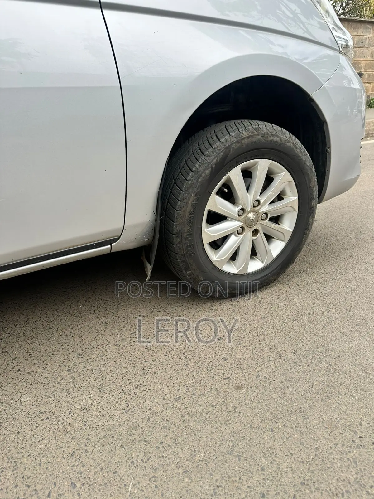 Toyota ISIS 1.8 L 2WD 2014 Silver