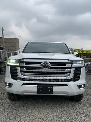 Toyota Land Cruiser 2022 White