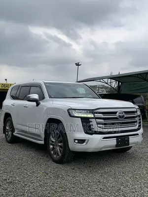Toyota Land Cruiser 2022 White
