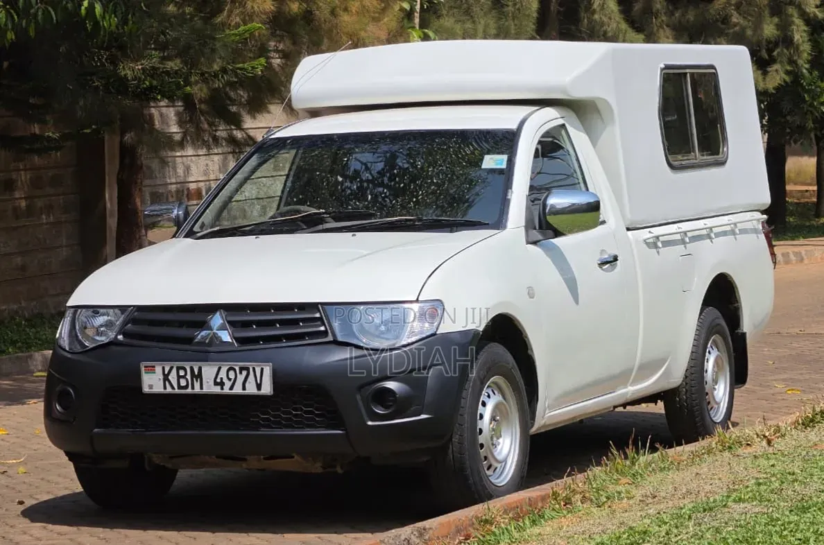 Mitsubishi L200 2009 White